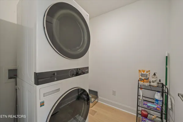 $354,900 | 8423 Whisper Lane, Powell, TN 37849