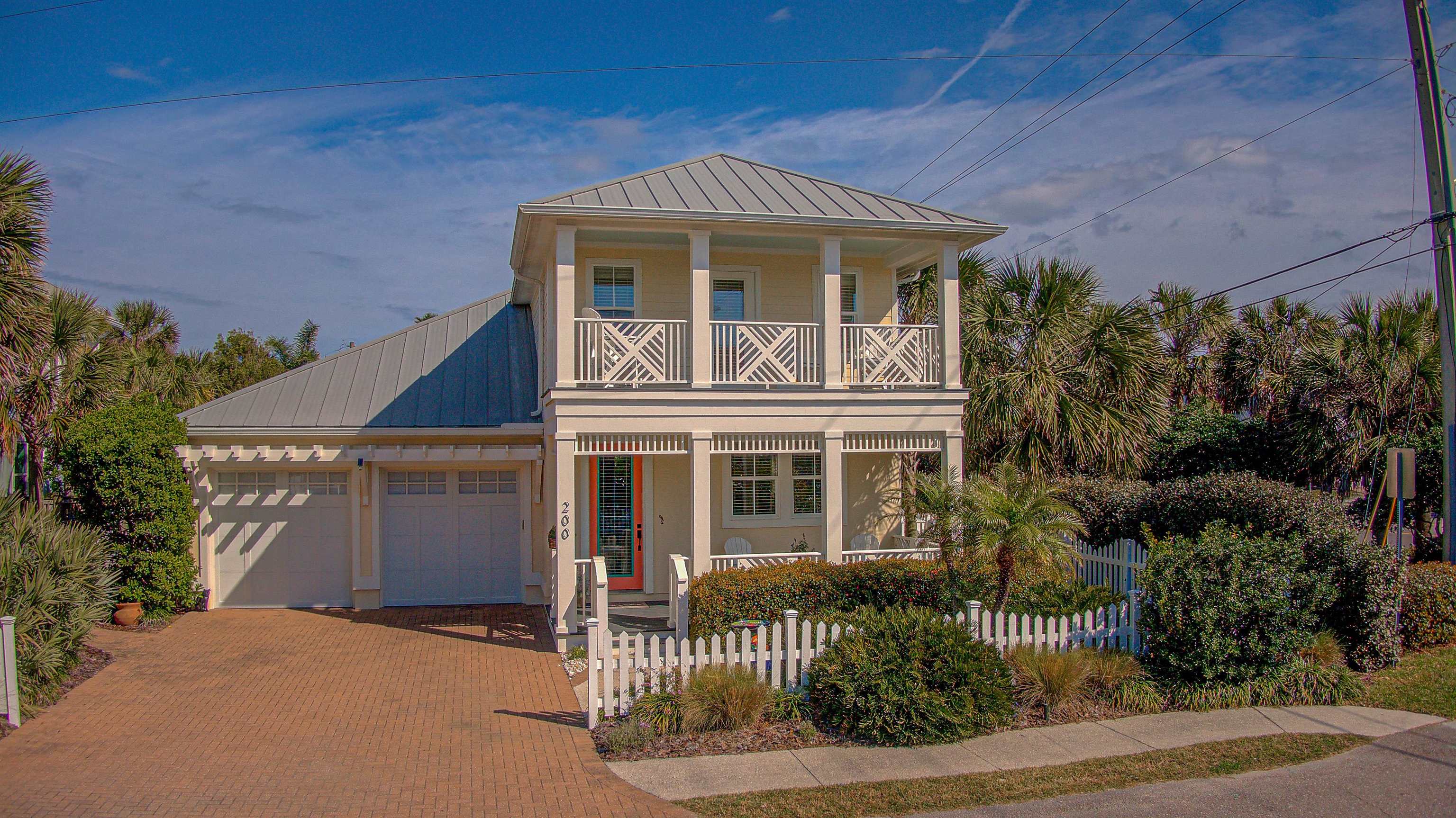 200 12th Street St. Augustine, FL 32080 - Photo 4 of 42 front view of a house with a yard