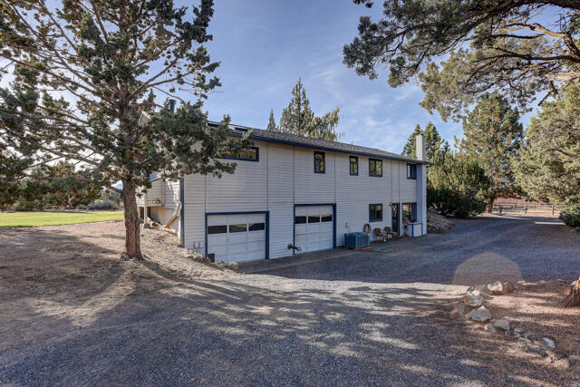 63825 Pioneer Loop Bend, OR 97701 - Photo 21 of 38 63825 Pioneer Lp-20