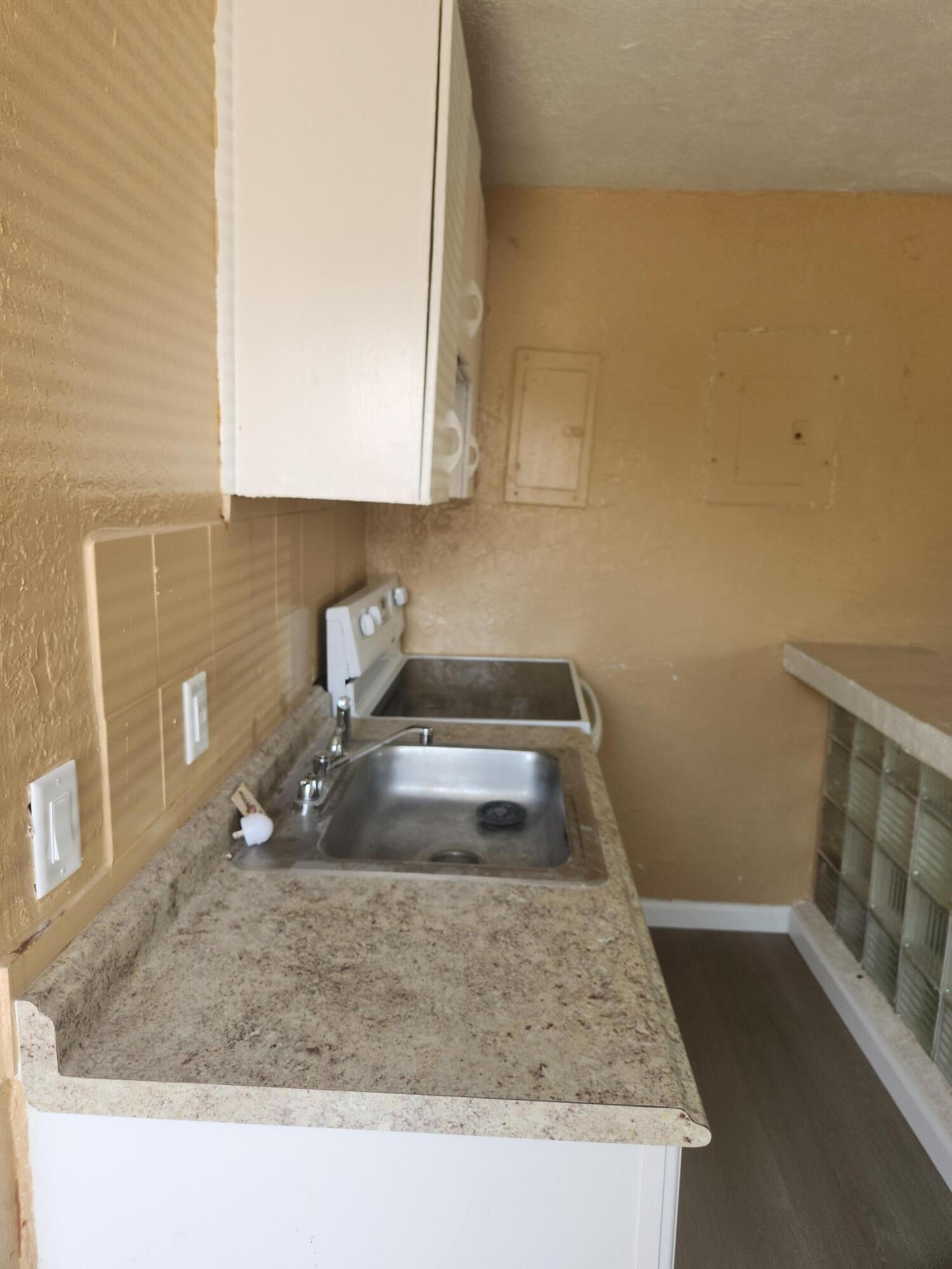 134 West 24th Street, Unit 3 Riviera Beach, FL 33404 - Photo 10 of 12 Kitchen