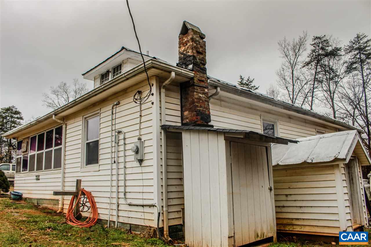 7064 Carter Road Schuyler, VA 22969 - Photo 3 of 17 a front view of a house