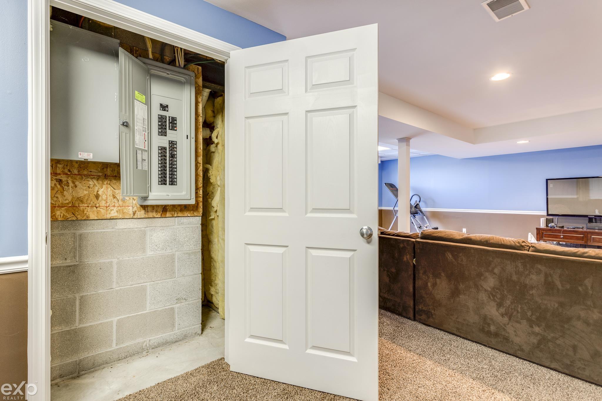 7824 Kilgore Road Avoca, MI 48006 - Photo 61 of 85 50106665-60.JPG