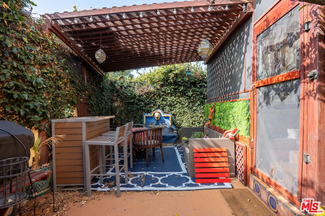 2045 Claudina Avenue Los Angeles, CA 90016 - Photo 17 of 33 a view of outdoor space yard and patio