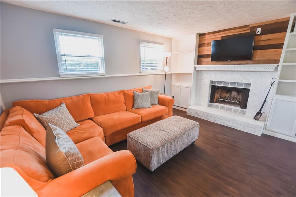 8355 Castle Ridge Lane Indianapolis, IN 46256 - Photo 22 of 31 Gallery Image 22