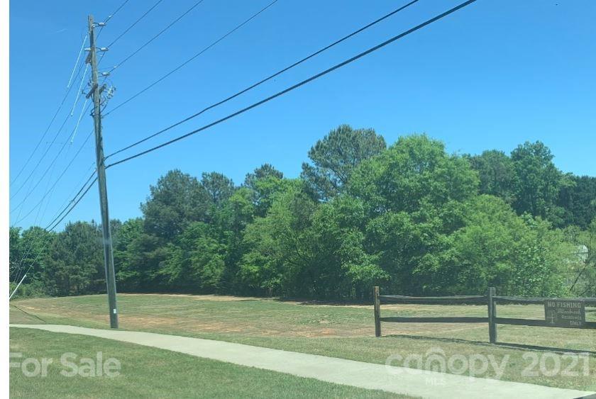 a view of a tennis court
