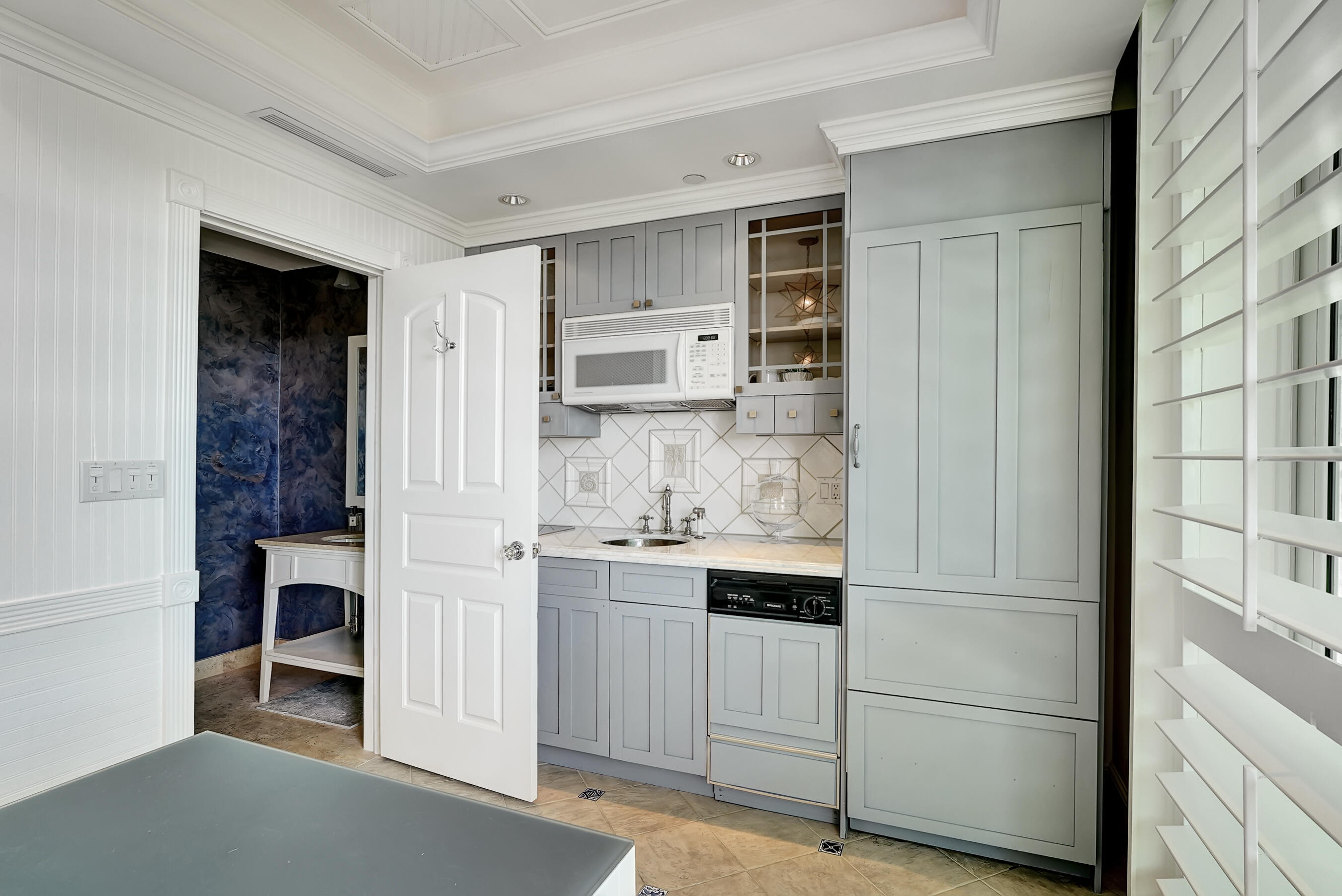 2494 South Ocean Boulevard, Unit H1 Boca Raton, FL 33432 - Photo 30 of 33 Cabana