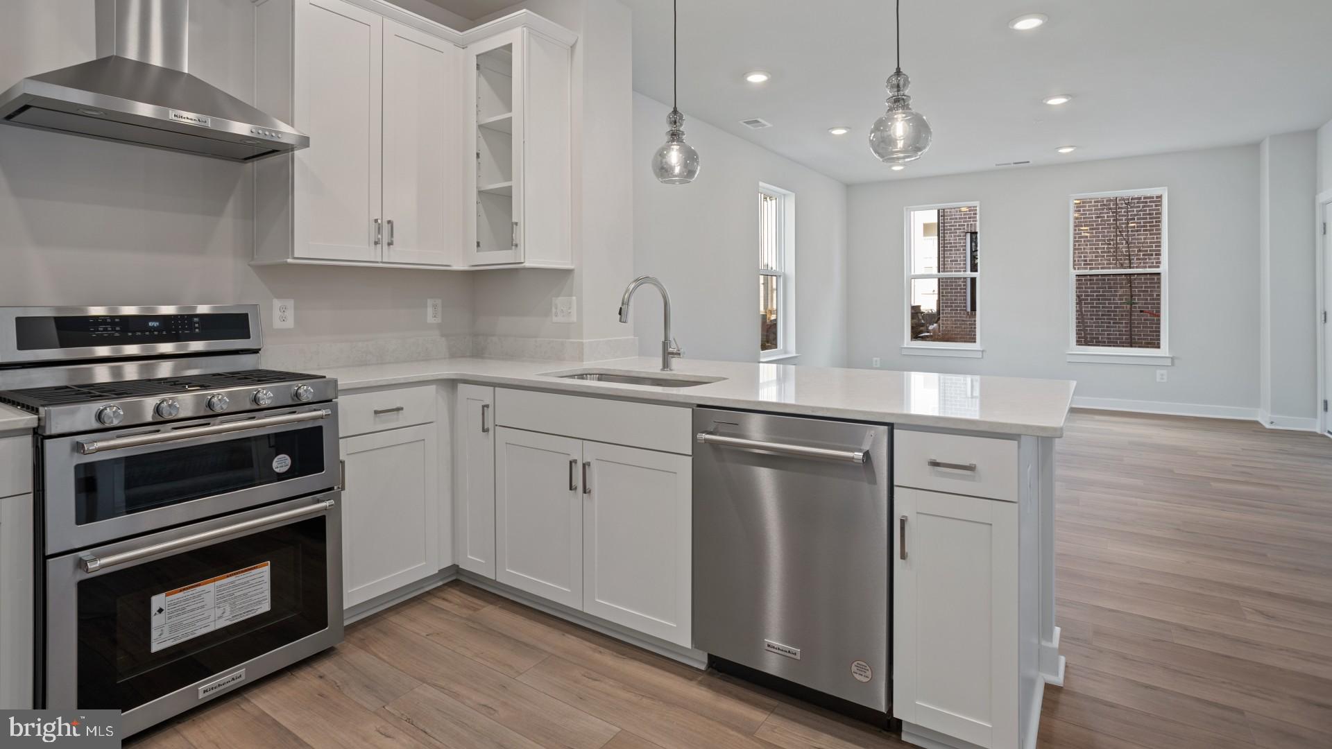 45177 Drowes Terrace Sterling, VA 20166 - Photo 3 of 16