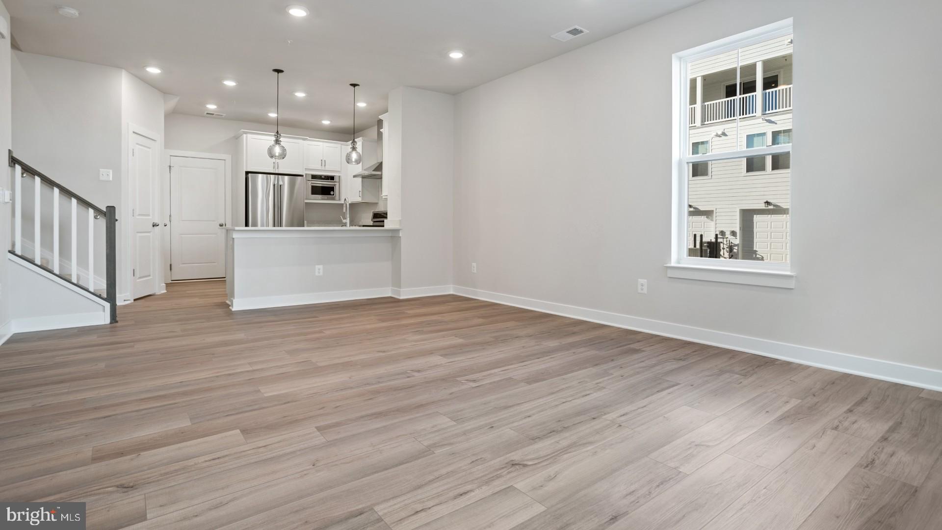 45177 Drowes Terrace Sterling, VA 20166 - Photo 4 of 16