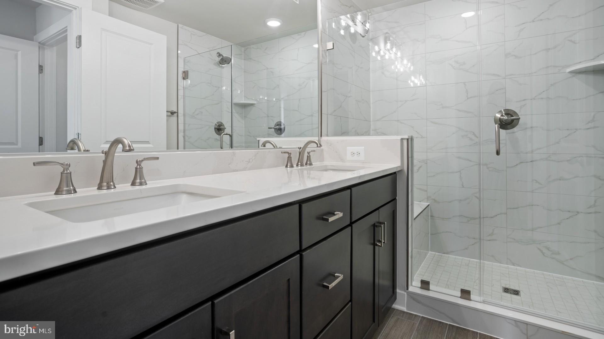 45177 Drowes Terrace Sterling, VA 20166 - Photo 6 of 16