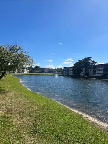 $2,000 | 361 South Hollybrook Drive, Unit 104, Pembroke Pines, FL 33025