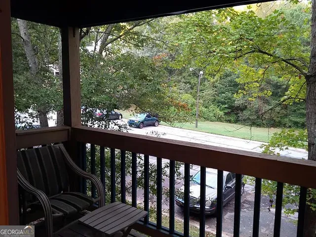 $110,000 | 5516 Mountain Springs Circle, Stone Mountain, GA 30088