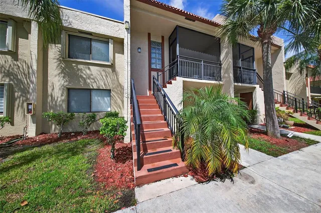 $300,000 | 412 Lakeview Drive, Unit 202, Weston, FL 33326