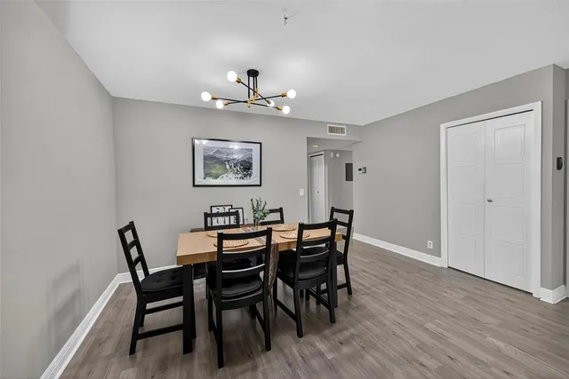 $300,000 | 412 Lakeview Drive, Unit 202, Weston, FL 33326