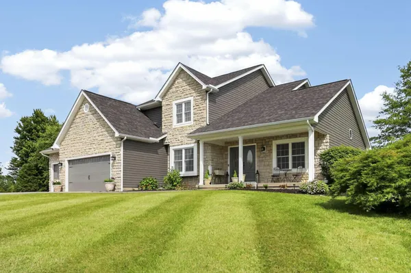 $585,000 | 1938 West Glenhurst Drive, Lancaster, OH 43130