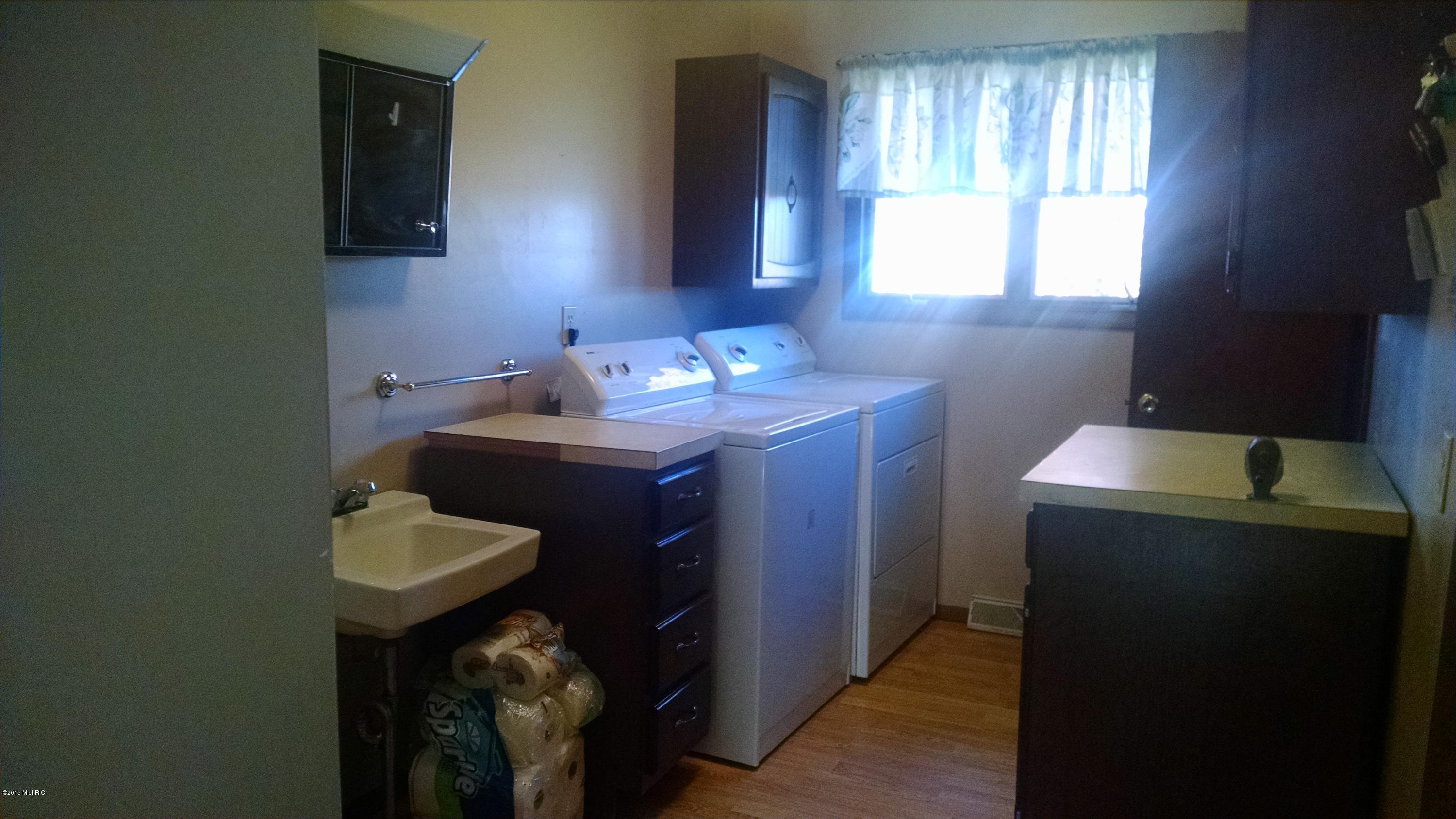 11770 Cleveland Road Carson City, MI 48811 - Photo 8 of 13 IMG_20151025_124930303