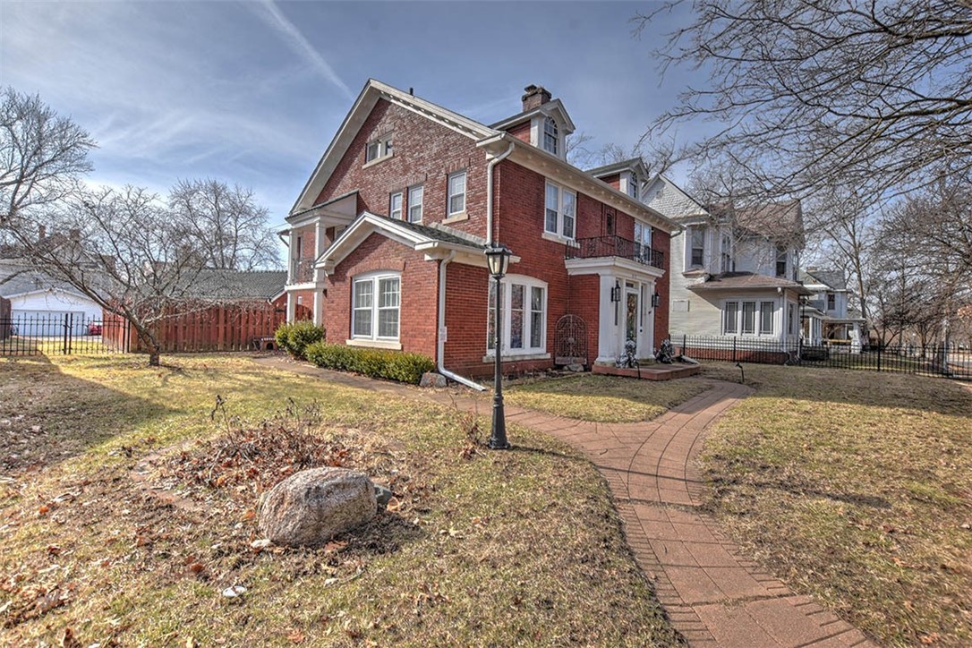 815 West Main Street Decatur, IL 62522 - Photo 7 of 32