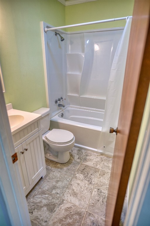 4641 Rio Drive Brazoria, TX 77422 - Photo 18 of 33 a bathroom with a toilet and a shower