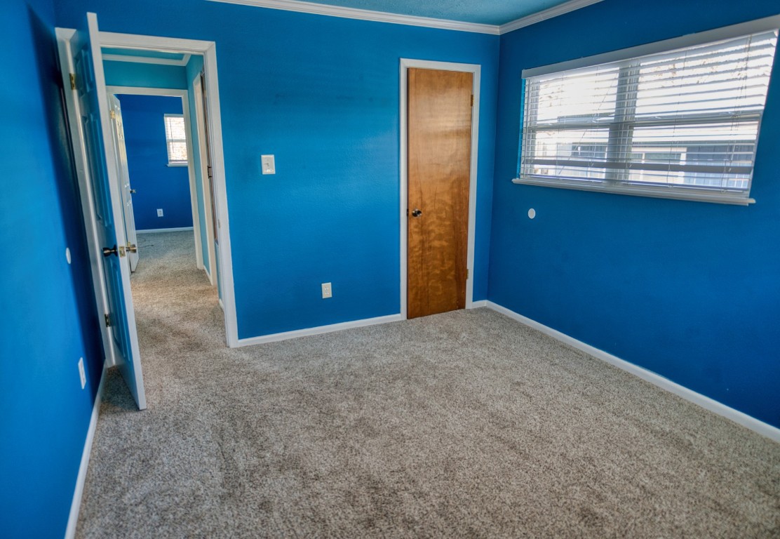 4641 Rio Drive Brazoria, TX 77422 - Photo 21 of 33 an empty room with windows