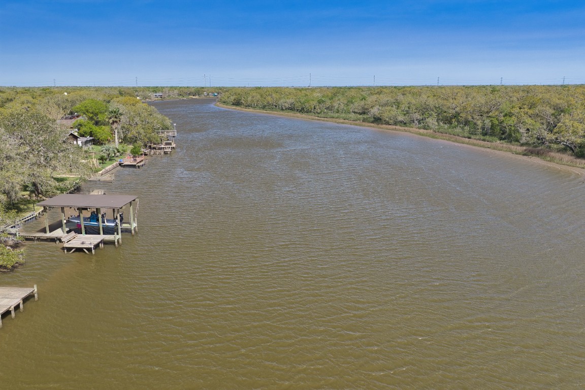 4641 Rio Drive Brazoria, TX 77422 - Photo 33 of 33 a view of an ocean and beach