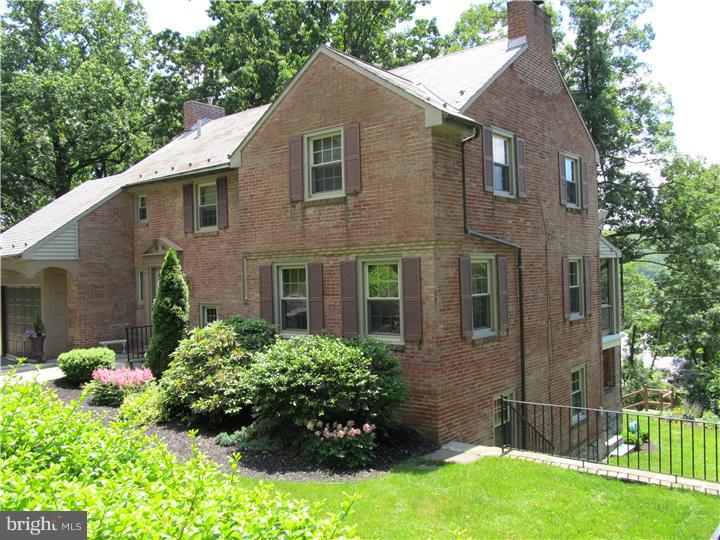 1716 Holly Road Reading, PA 19602 - Photo 2 of 24