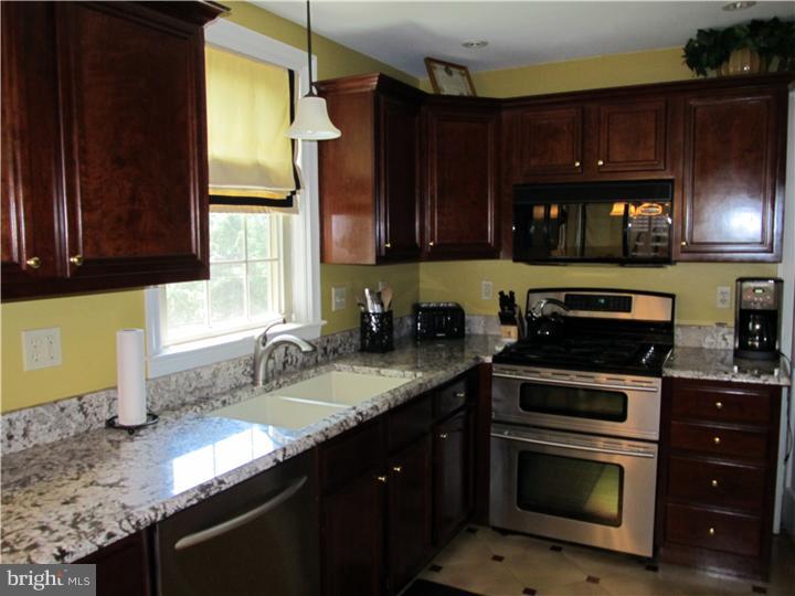 1716 Holly Road Reading, PA 19602 - Photo 15 of 24
