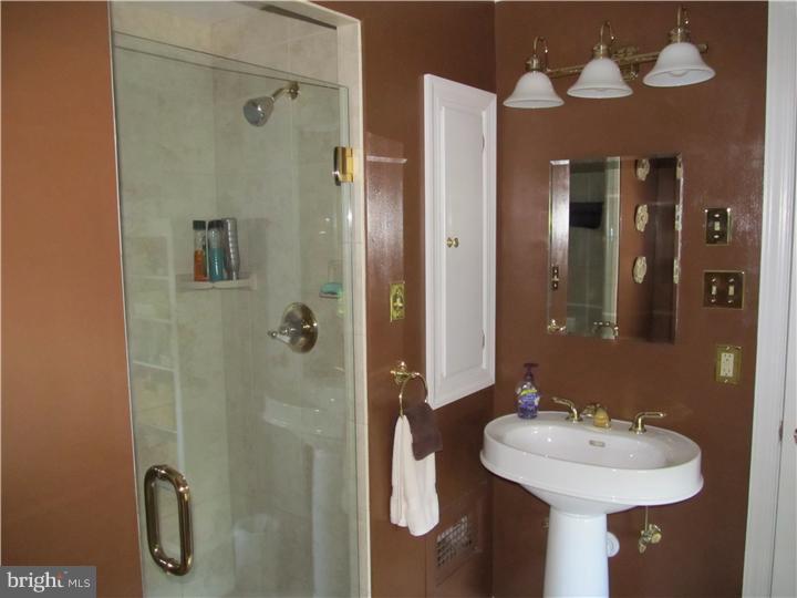 1716 Holly Road Reading, PA 19602 - Photo 19 of 24