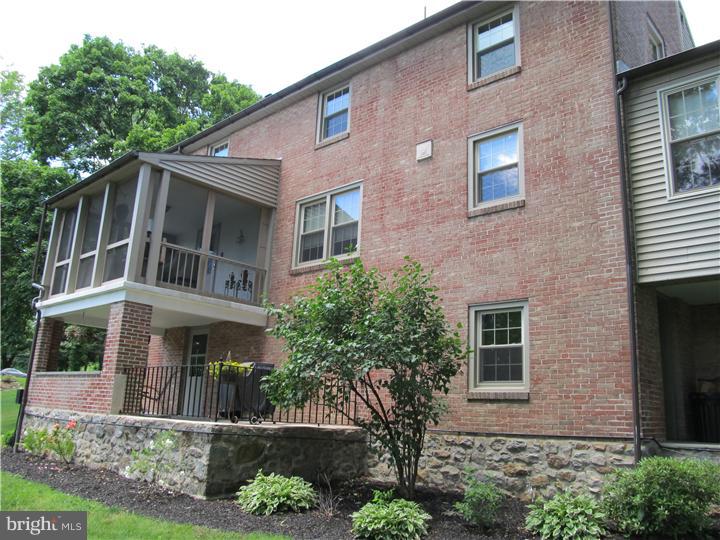 1716 Holly Road Reading, PA 19602 - Photo 3 of 24