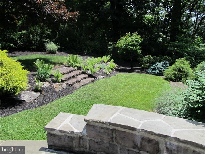 1716 Holly Road Reading, PA 19602 - Photo 7 of 24