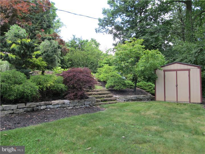 1716 Holly Road Reading, PA 19602 - Photo 8 of 24