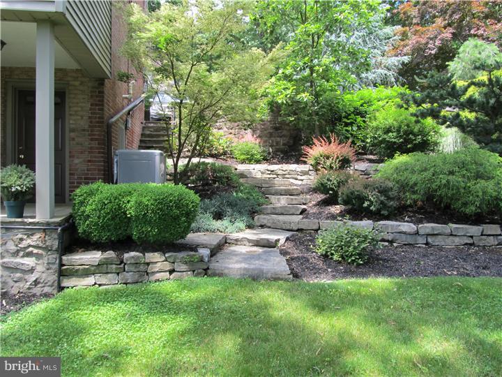1716 Holly Road Reading, PA 19602 - Photo 9 of 24