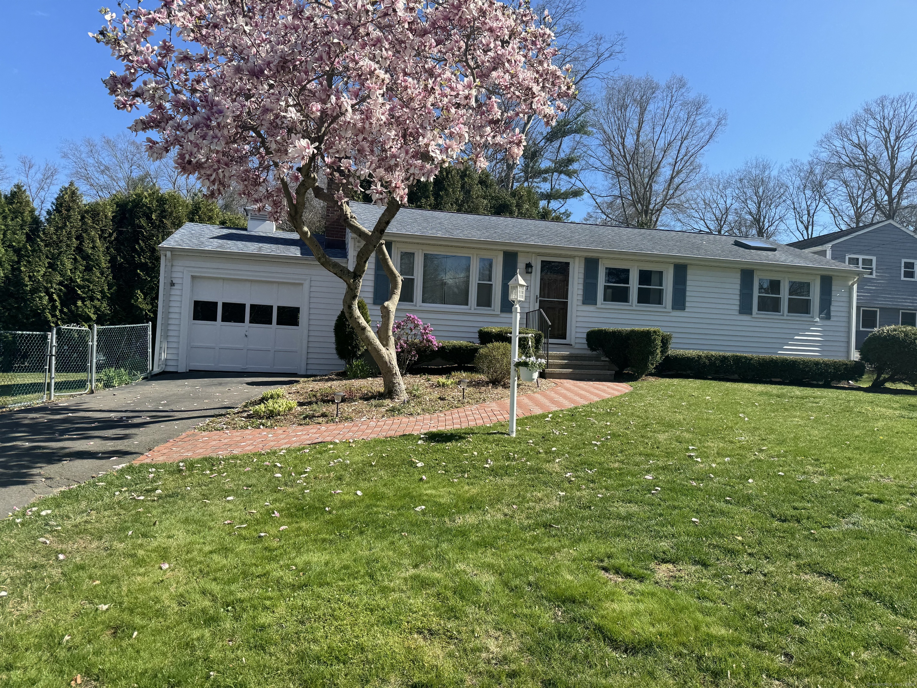 17 Sycamore Road East Lyme, CT 06357 - Photo 1 of 1