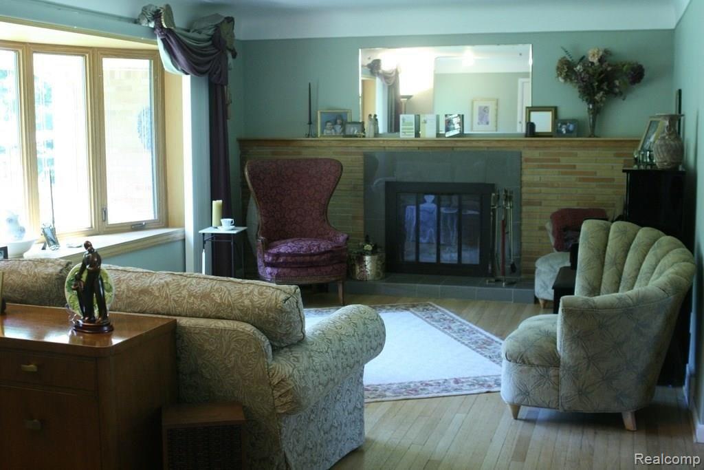 26432 Springland Street Farmington, MI 48334 - Photo 5 of 34