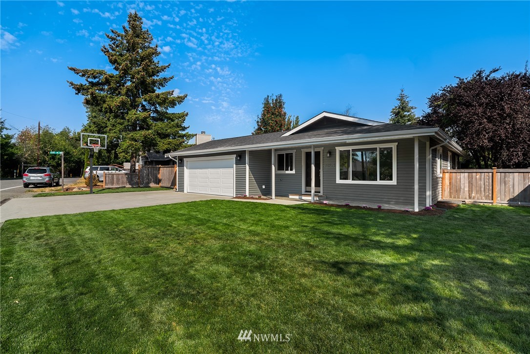 20925 Elberta Road Lynnwood, WA 98036 - Photo 2 of 25 Gallery Image 2