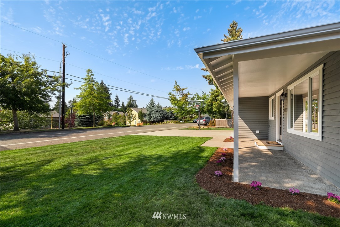 20925 Elberta Road Lynnwood, WA 98036 - Photo 4 of 25 Gallery Image 4