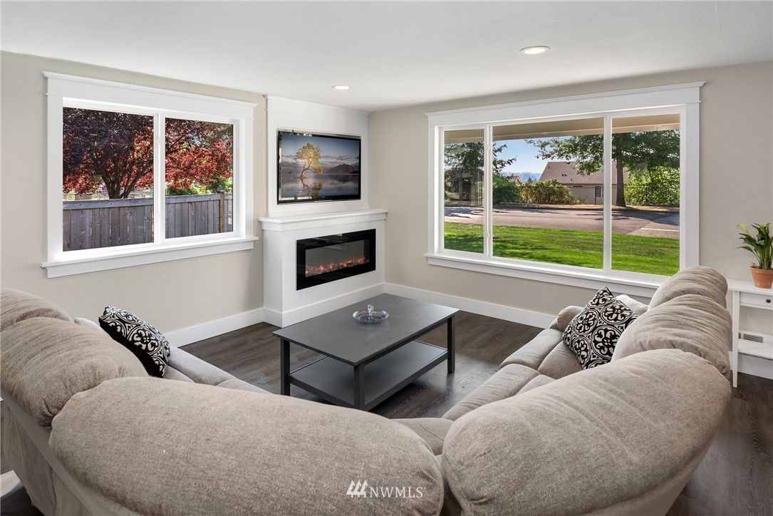 20925 Elberta Road Lynnwood, WA 98036 - Photo 7 of 25 Gallery Image 7