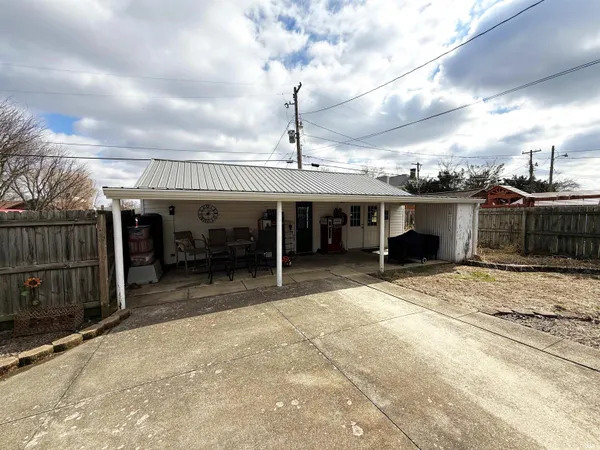 $279,000 | 289 North Main Street, Linton, IN 47441