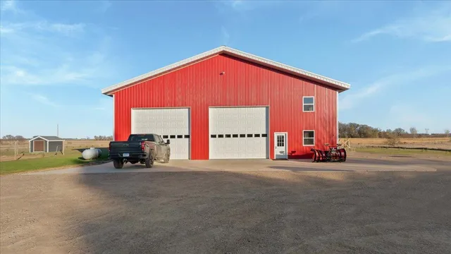$735,000 | 4010 40th Avenue Southwest, Montevideo, MN 56265