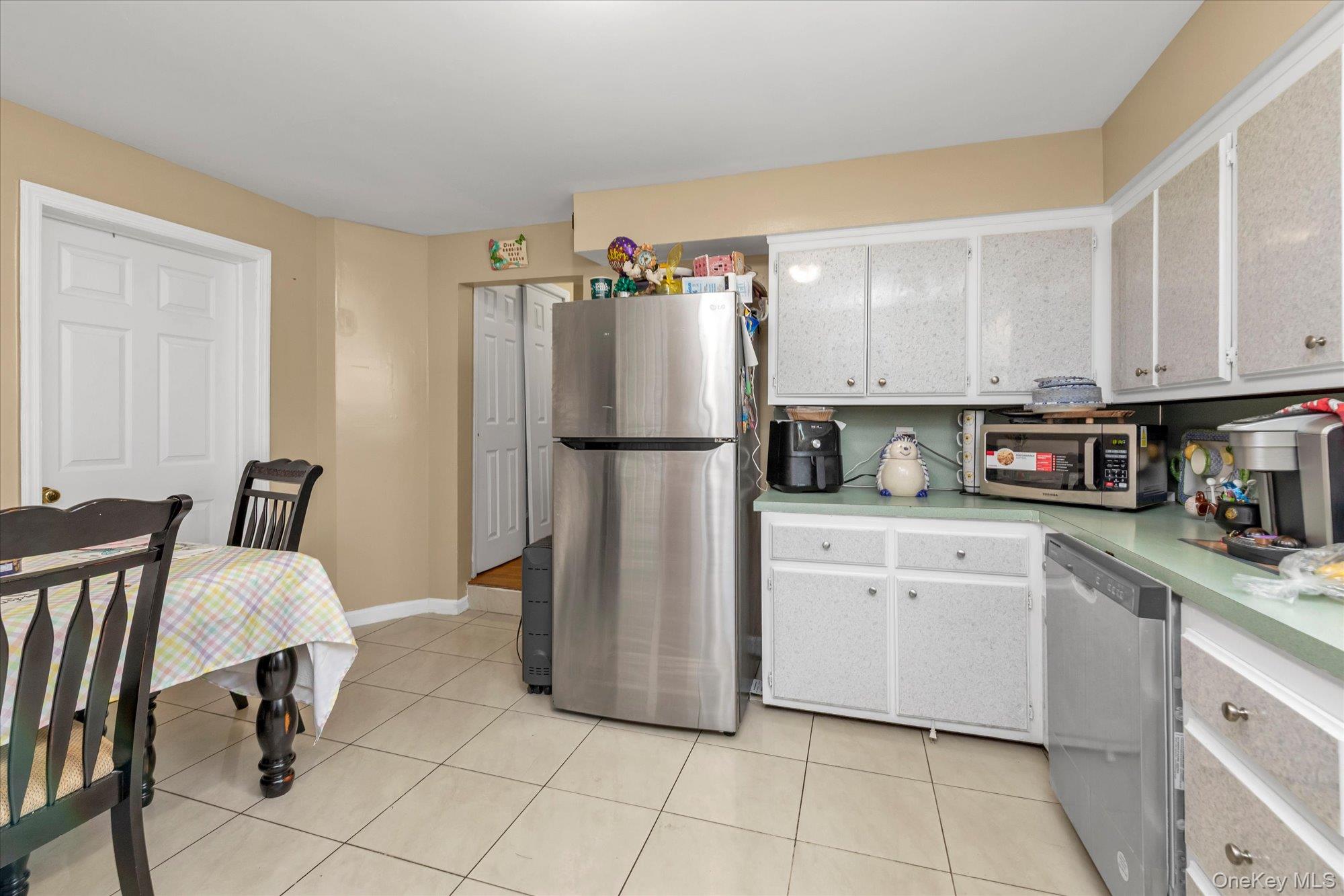 38 5th Street Valley Stream, NY 11581 - Photo 12 of 18