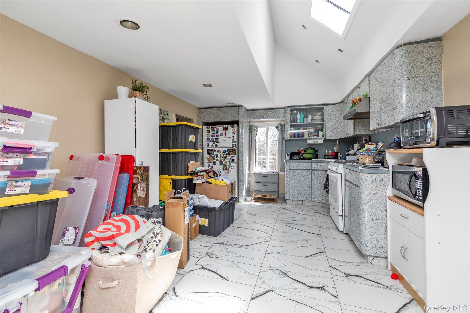 38 5th Street Valley Stream, NY 11581 - Photo 6 of 18