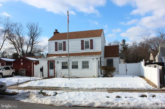 $275,990 | 739 Westwood Lane, Aldan, PA 19018