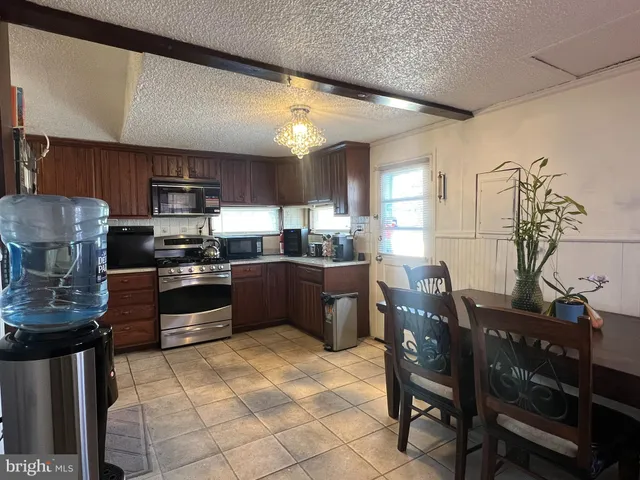 $275,990 | 739 Westwood Lane, Aldan, PA 19018