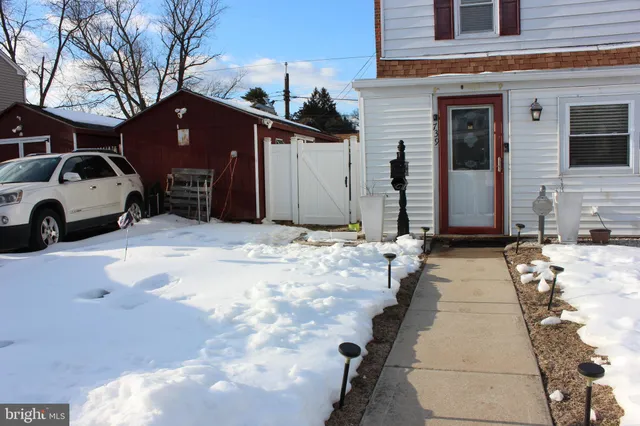 $275,990 | 739 Westwood Lane, Aldan, PA 19018