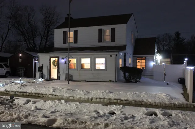 $275,990 | 739 Westwood Lane, Aldan, PA 19018