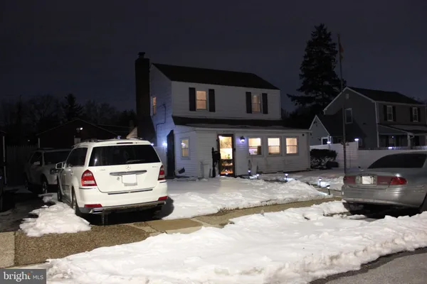 a view of an outdoor space in the house