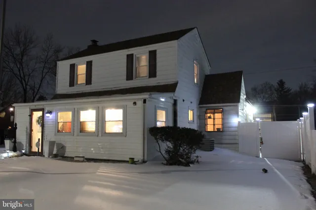 $275,990 | 739 Westwood Lane, Aldan, PA 19018