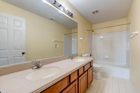 $4,000 | 860 Spring Creek Circle, Naperville, IL 60565
