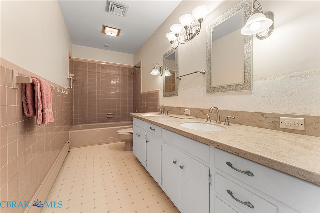 41 Raleigh Drive Kilmarnock, VA 22482 - Photo 15 of 37