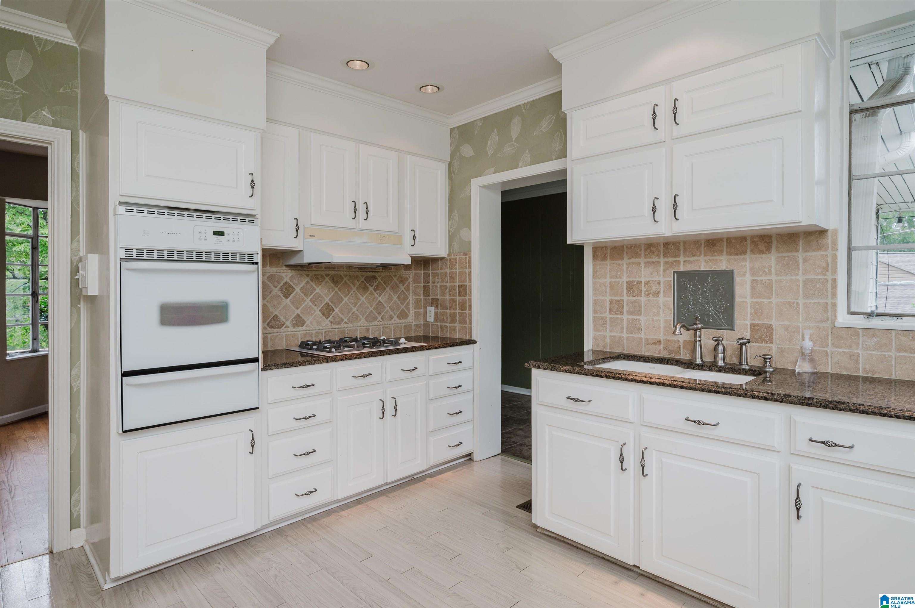 1615 Ridge Road Birmingham, AL 35209 - Photo 11 of 26