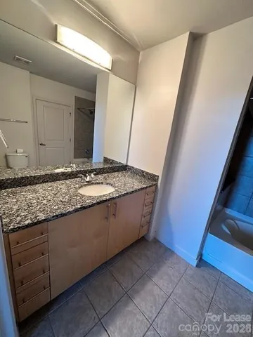 $1,700 | 210 North Church Street, Unit 1211, Charlotte, NC 28202