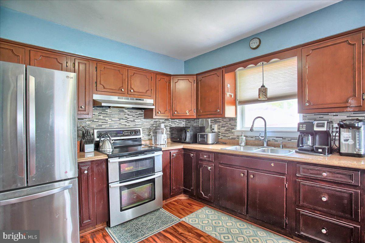 315 Colonial Road Harrisburg, PA 17109 - Photo 9 of 32 Gallery Image 9